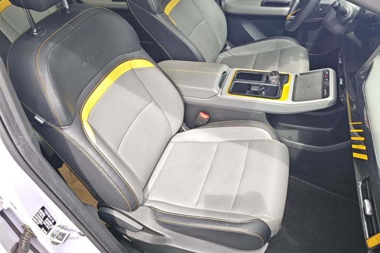 Used AION Y 2022 70 Intelligent Edition Lithium Iron Phosphate Right Front Seat