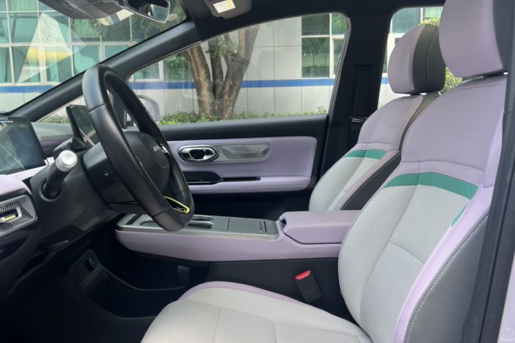 Used AION Y 2022 Plus 70 Tech Edition Right Front Seat