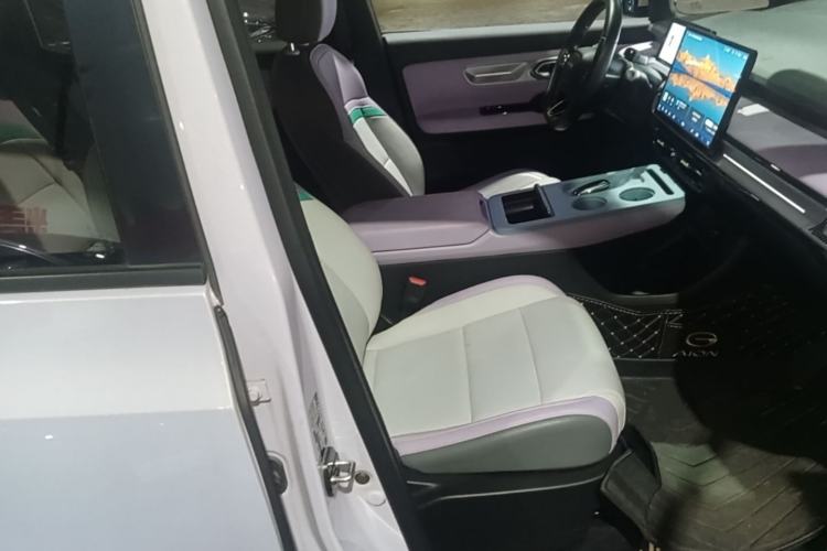 Used AION Y 2022 Plus 70 Tech Edition Right Front Seat