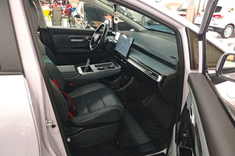 Used AION Y 2022 Plus 70 Smart Edition Right Front Seat