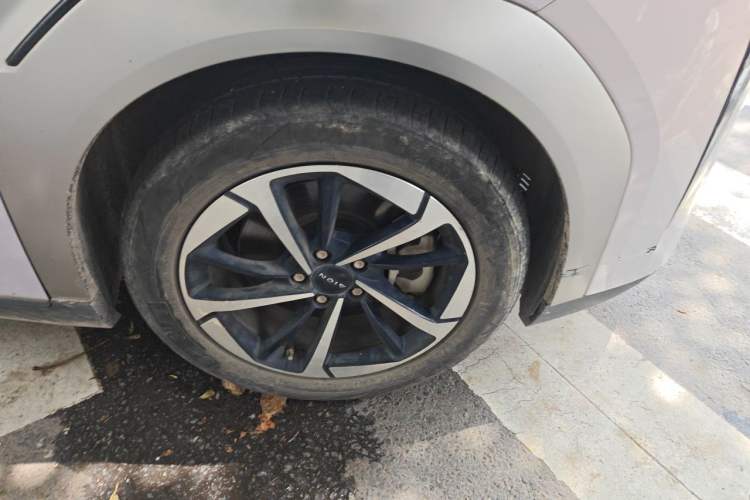 Used AION Y 2022 Plus 70 Smart Edition Right Front Wheel Hub