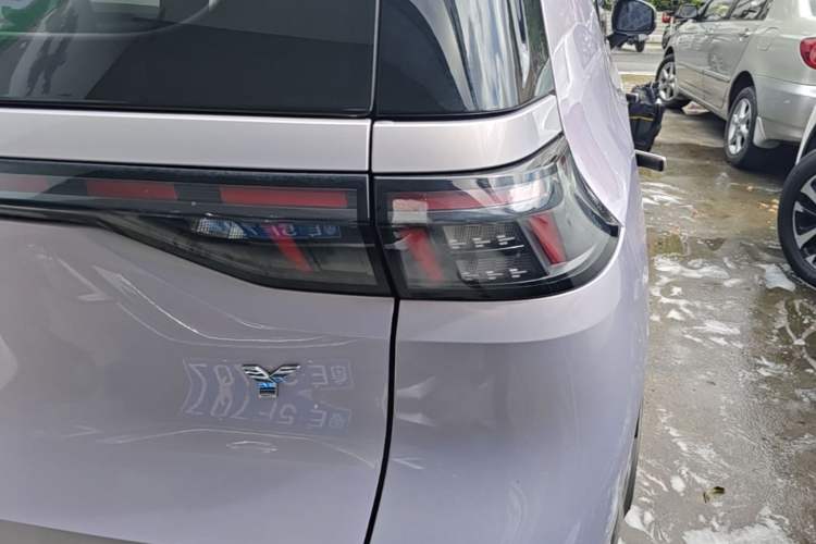 Used AION Y 2022 70 Intelligent Edition Lithium Iron Phosphate Right Rear Taillight