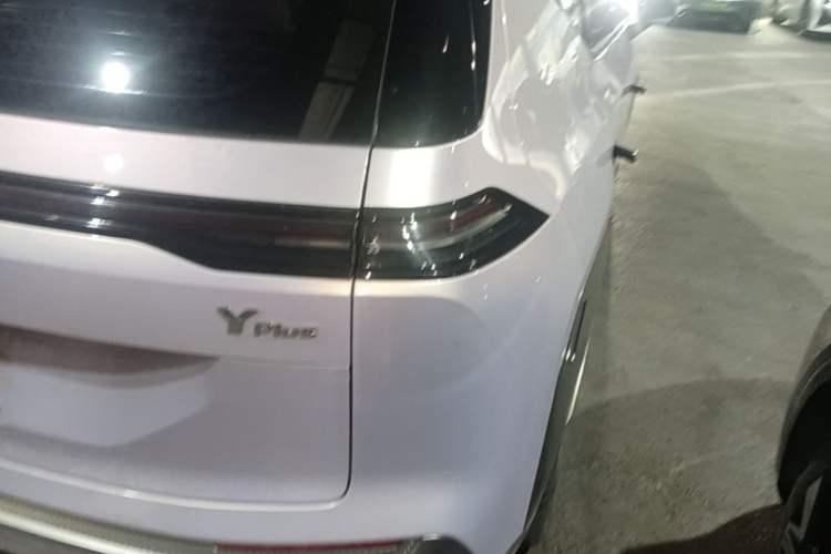 Used AION Y 2022 Plus 70 Tech Edition Right Rear Taillight