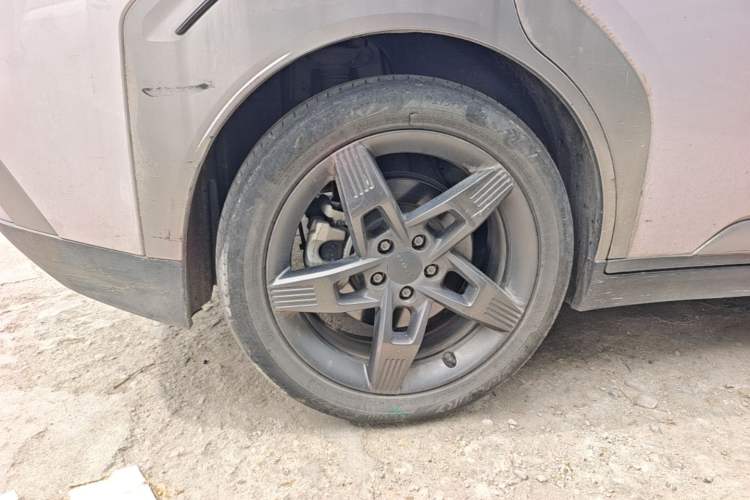 Used AION Y 2022 Plus 70 Tech Edition Right Rear Wheel Hub