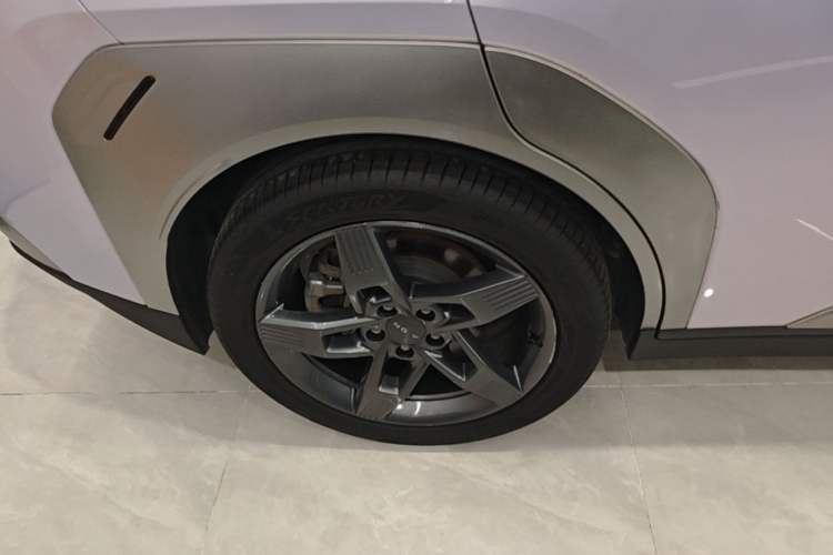 Used AION Y 2022 Plus 70 Tech Edition Right Rear Wheel Hub