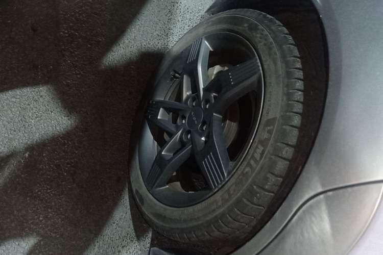 Used AION Y 2022 Plus 70 Tech Edition Right Rear Wheel Hub