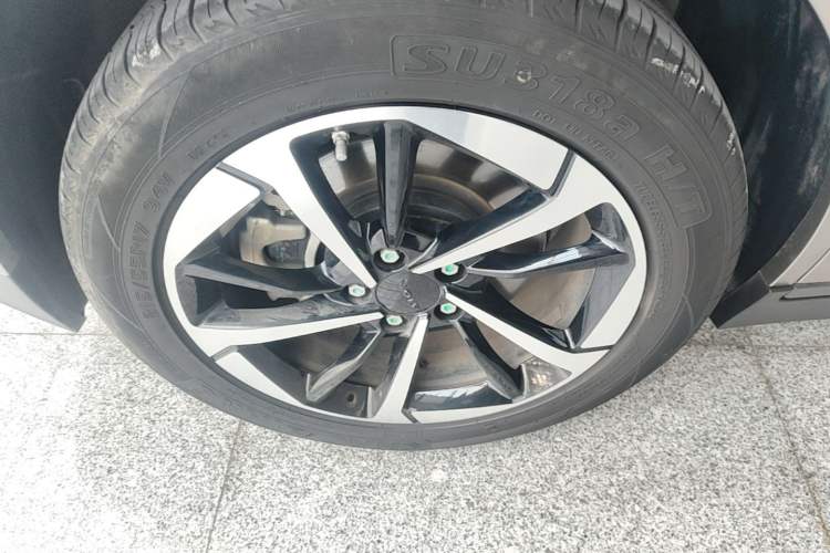 Used AION Y 2022 Plus 70 Smart Edition Right Rear Wheel Hub