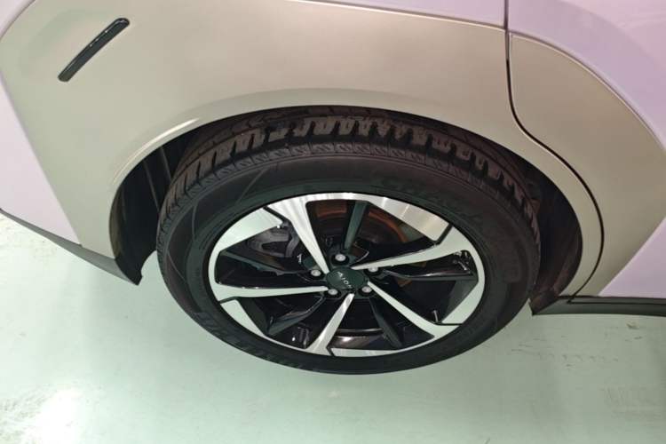 Used AION Y 2022 Plus 70 Smart Edition Right Rear Wheel Hub