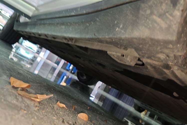 Used AION Y 2022 Plus 70 Tech Edition Right Side Sill