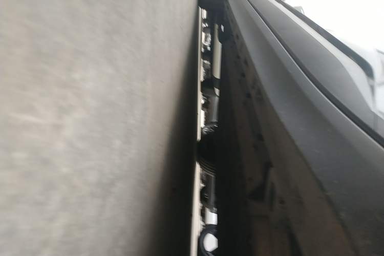 Used AION Y 2022 70 Enjoyment Edition Lithium Iron Phosphate Right Side Sill