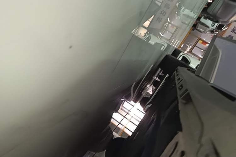 Used AION Y 2022 Plus 70 Tech Edition Right Side Sill