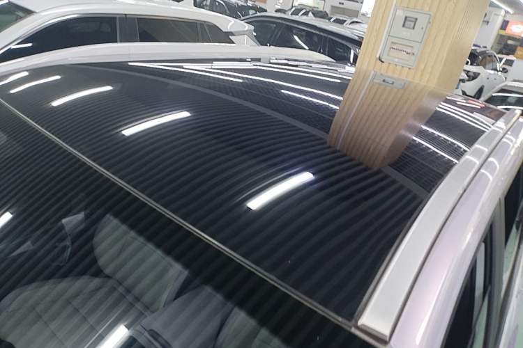 Used AION Y 2022 Plus 70 Tech Edition Roof