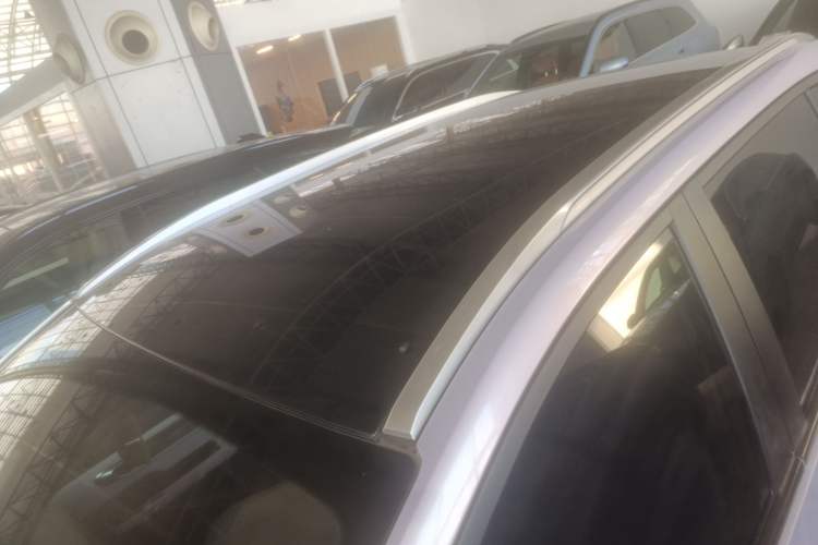 Used AION Y 2022 Plus 70 Smart Edition Roof