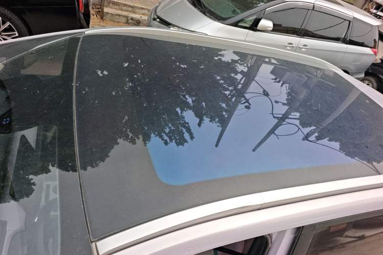 Used AION Y 2022 Plus 70 Tech Edition Roof