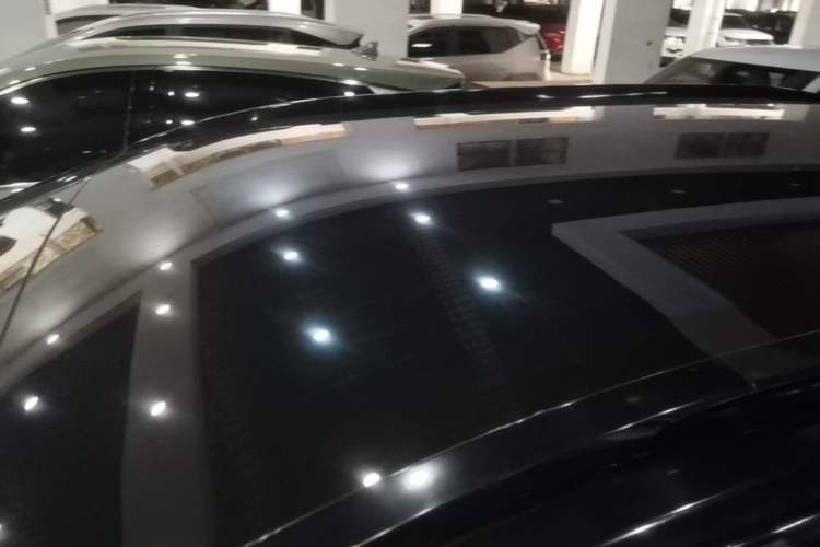 Used AION Y 2022 Plus 70 Tech Edition Roof
