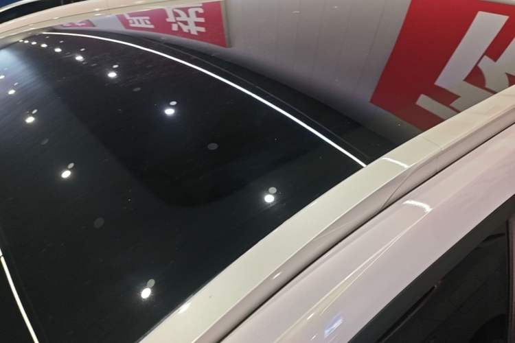 Used AION Y 2022 Plus 70 Tech Edition Roof
