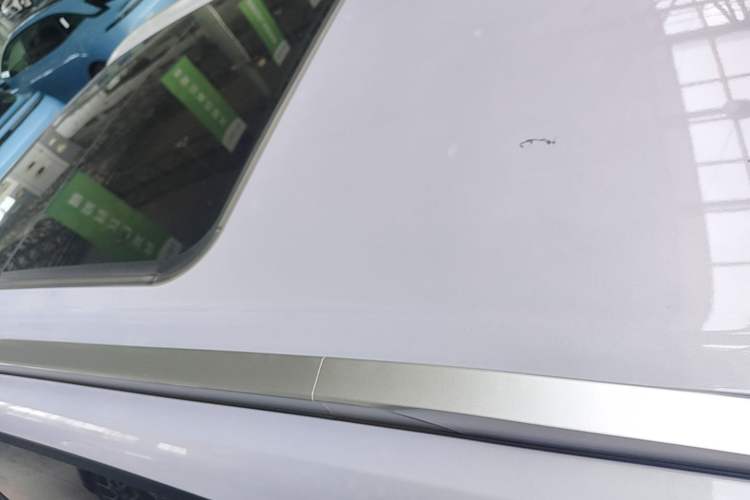 Used AION Y 2022 Plus 70 Smart Edition Roof