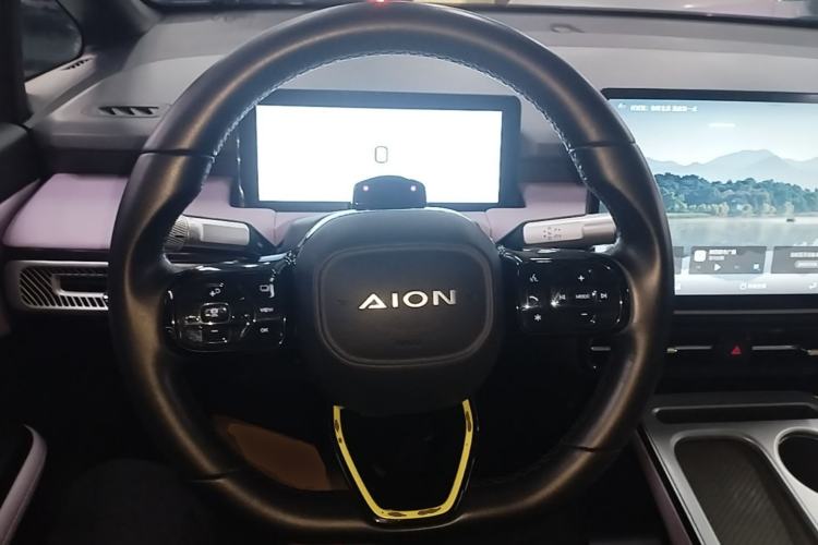 Used AION Y 2022 Plus 70 Tech Edition Steering Wheel