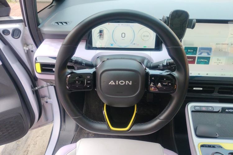 Used AION Y 2022 70 Intelligent Edition Lithium Iron Phosphate Steering Wheel