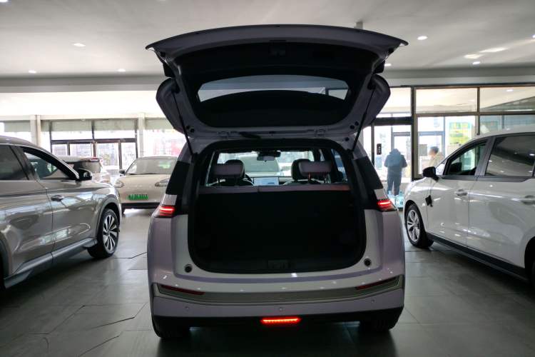 Used AION Y 2022 Plus 70 Smart Edition Trunk
