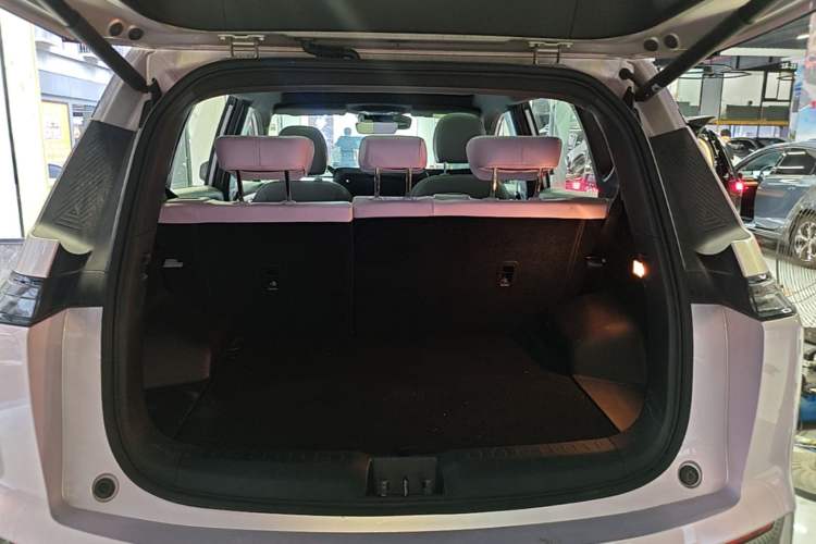 Used AION Y 2022 Plus 70 Tech Edition Trunk