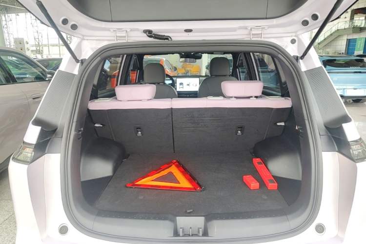 Used AION Y 2022 Plus 70 Smart Edition Trunk