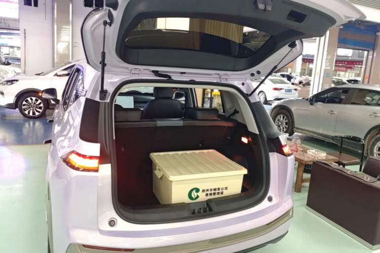 Used AION Y 2022 Plus 70 Smart Edition Trunk