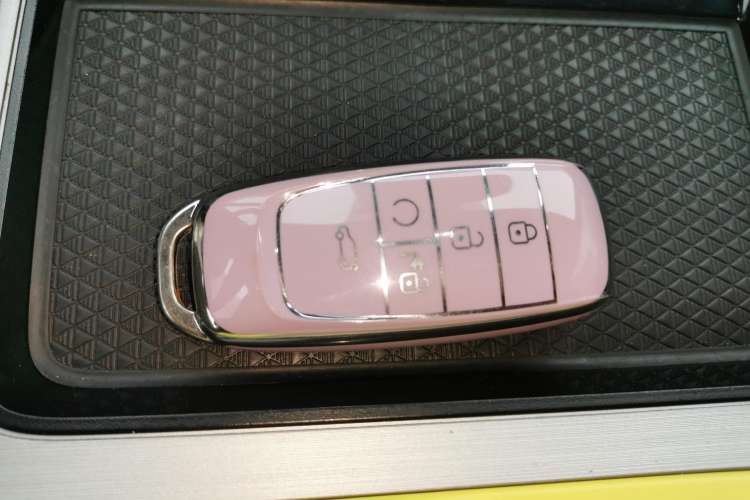 Used AION Y 2022 70 Tech Edition Lithium Iron Phosphate Vehicle Key