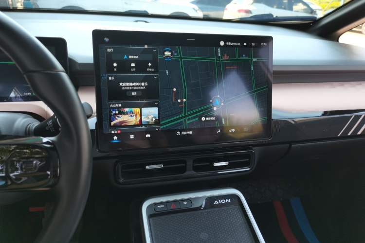 Used AION Y 2022 70 Intelligent Driving Version Lithium Iron Phosphate Audio And AC Panel