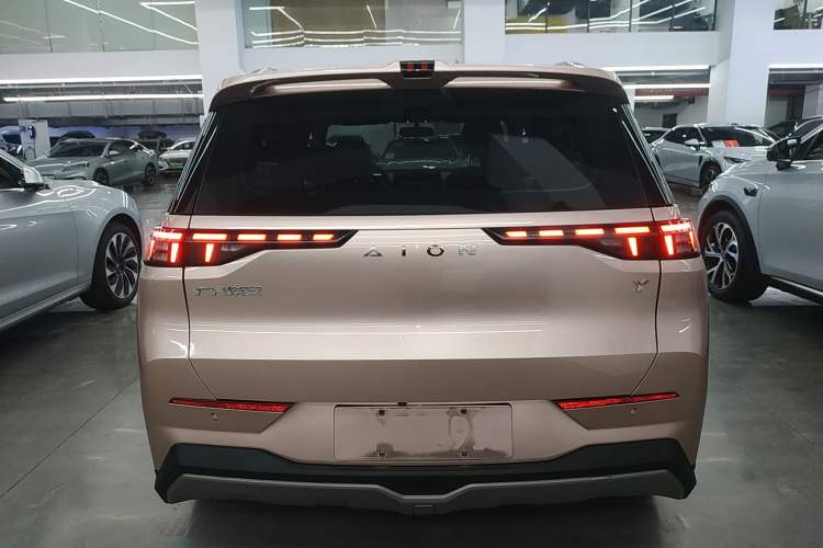 Used AION Y 2022 70 Intelligent Edition Lithium Iron Phosphate Exterior 4