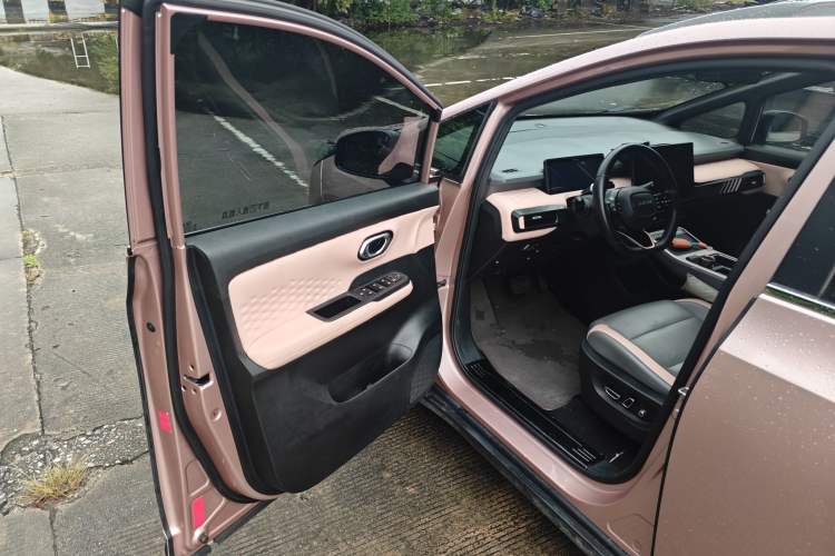 Used AION Y 2022 70 Intelligent Edition Lithium Iron Phosphate Interior 3