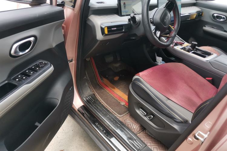 Used AION Y 2022 80 Ultra-Long Range Edition Interior 3