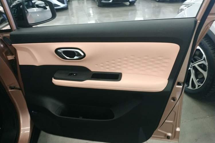 Used AION Y 2022 70 Intelligent Edition Lithium Iron Phosphate Interior 5