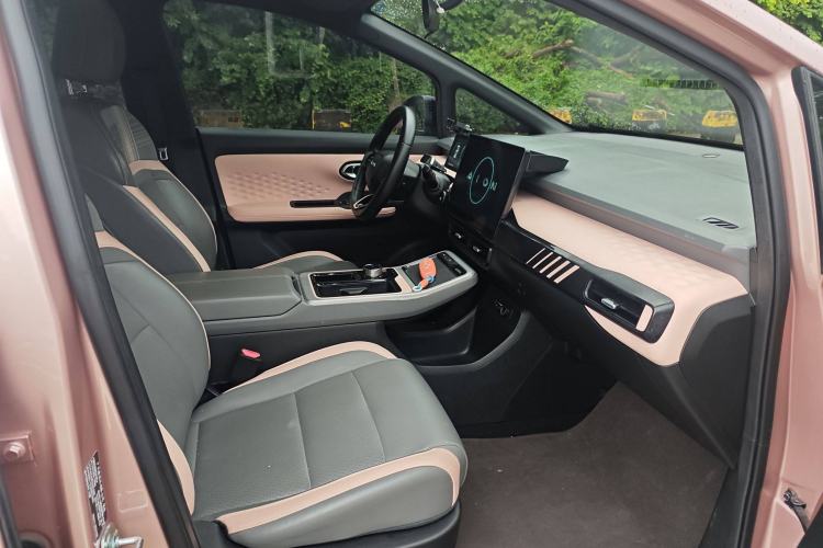 Used AION Y 2022 70 Intelligent Edition Lithium Iron Phosphate Interior 7