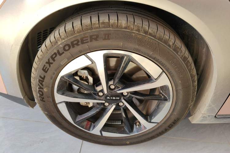 Used AION Y 2022 Plus 70 Smart Edition Left Front Wheel Hub