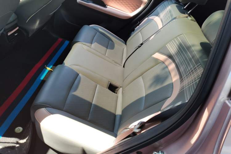 Used AION Y 2022 70 Intelligent Driving Version Lithium Iron Phosphate Left Rear Seat