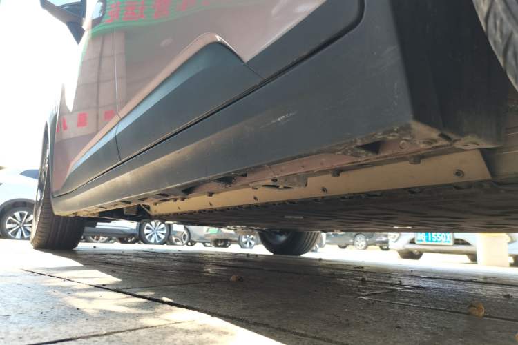 Used AION Y 2022 70 Intelligent Driving Version Lithium Iron Phosphate Left Side Sill