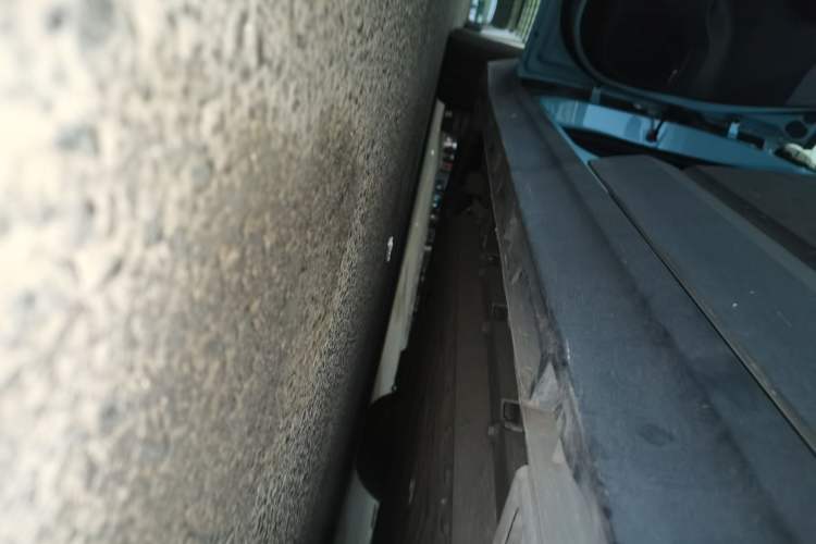Used AION Y 2022 70 Intelligent Edition Lithium Iron Phosphate Left Side Sill