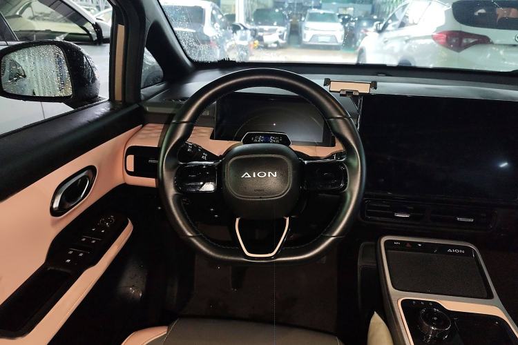 Used AION Y 2022 70 Intelligent Edition Lithium Iron Phosphate Steering Wheel