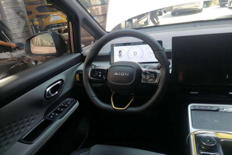 Used AION Y 2022 70 Intelligent Edition Lithium Iron Phosphate Steering Wheel