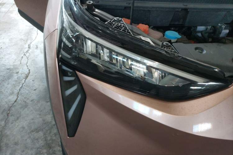 Used AION Y 2022 70 Enjoyment Edition Lithium Iron Phosphate Right Front Headlight