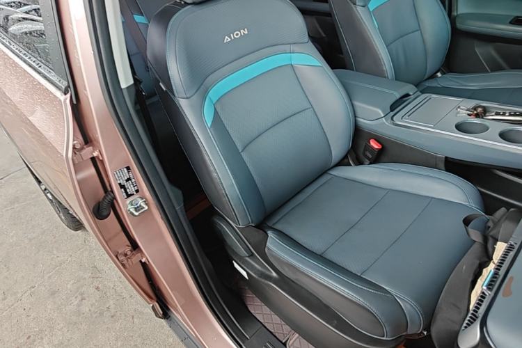 Used AION Y 2022 Plus 70 Smart Edition Right Front Seat