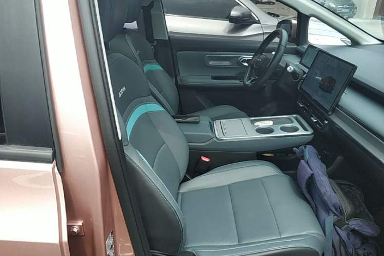 Used AION Y 2022 Plus 70 Smart Edition Right Front Seat
