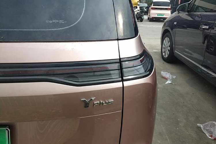 Used AION Y 2022 Plus 70 Smart Edition Right Rear Taillight