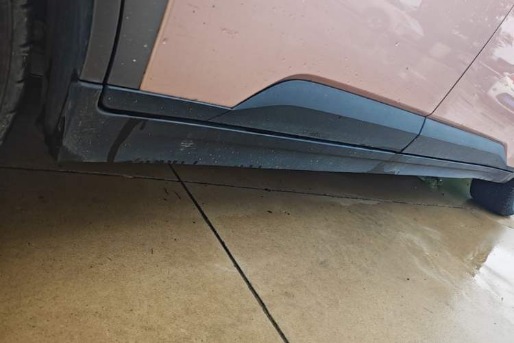 Used AION Y 2022 70 Tech Edition Lithium Iron Phosphate Right Side Sill