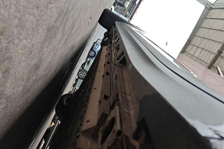 Used AION Y 2022 Plus 70 Smart Edition Right Side Sill