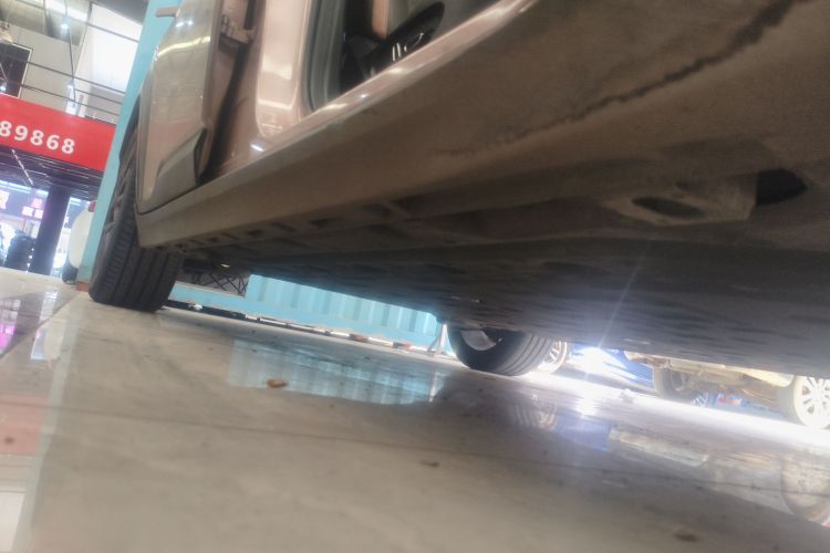 Used AION Y 2022 70 Tech Edition Lithium Iron Phosphate Right Side Sill