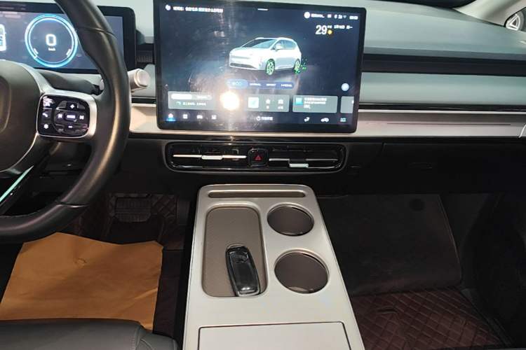 Used AION Y 2022 Plus 70 Smart Edition Audio And AC Panel