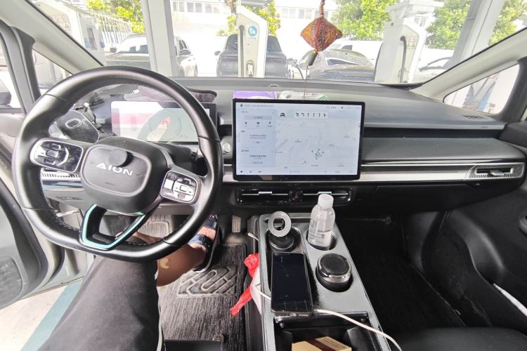 Used AION Y 2022 Plus 70 Smart Edition Center Console