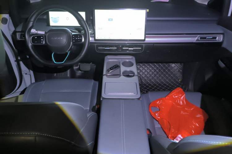 Used AION Y 2022 Plus 70 Smart Edition Center Console